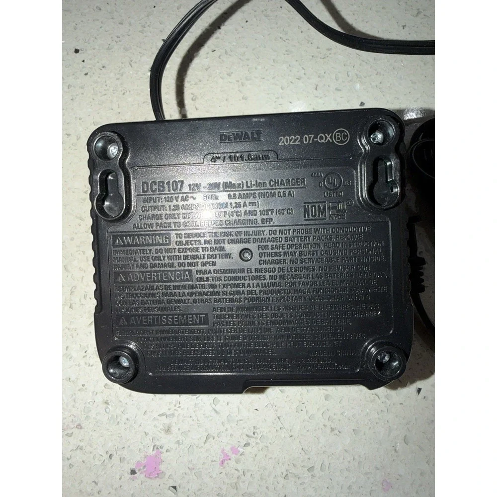 DEWALT DCB112 Battery Charger‎ - Black